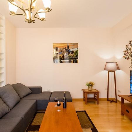 Downtown Two-Bedroom Apartment Ll Tbilisi Exterior photo