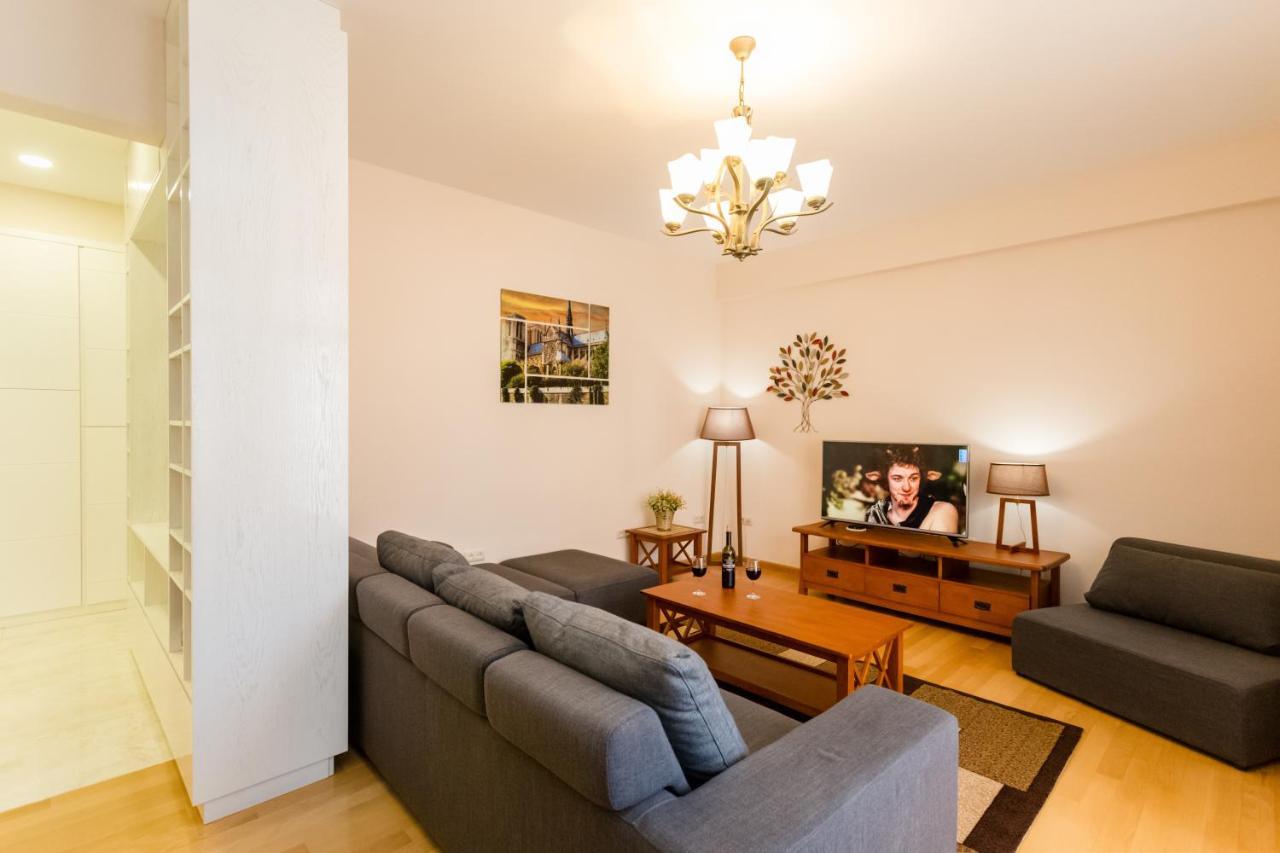 Downtown Two-Bedroom Apartment Ll Tbilisi Exterior photo
