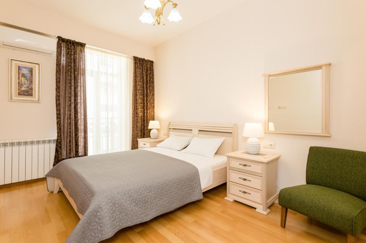 Downtown Two-Bedroom Apartment Ll Tbilisi Exterior photo